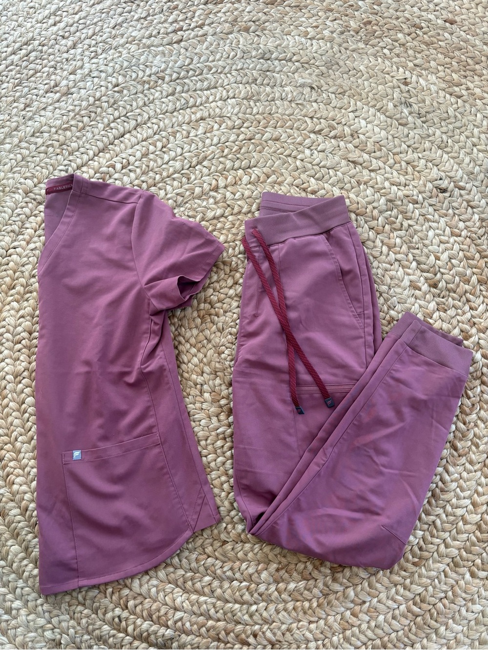 Fabletics Woman’s Scrub Set